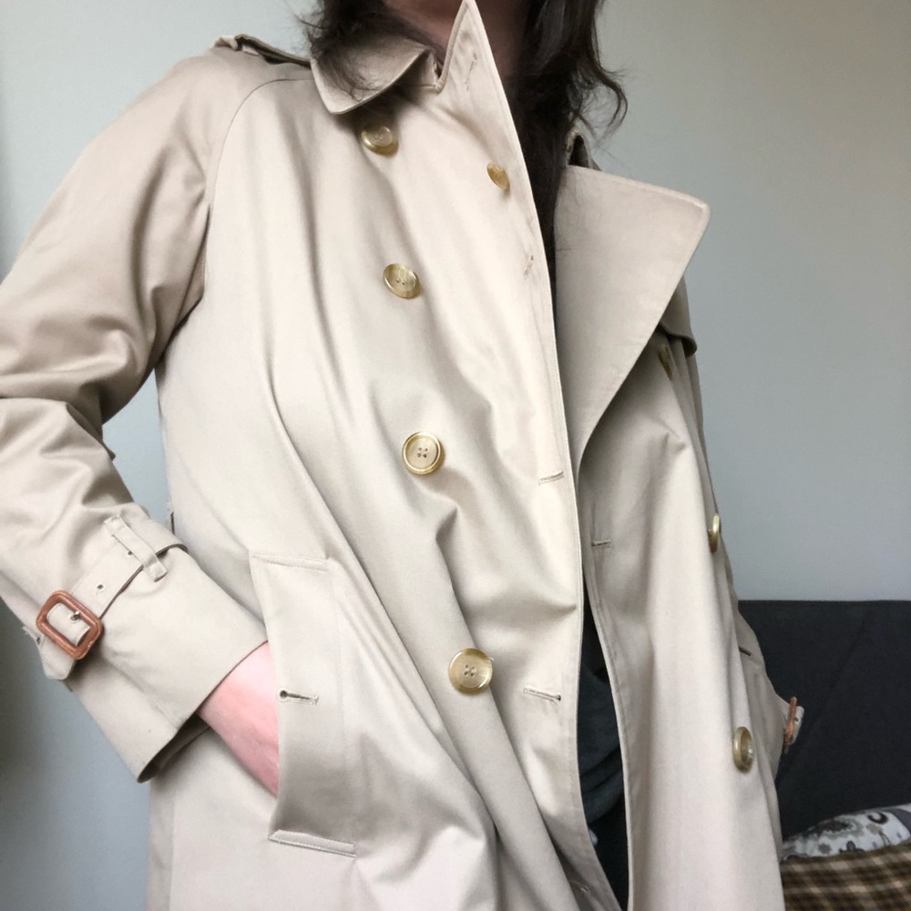 Vintage Burberry Trench Coat 🧥 Classic! 🤎